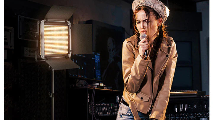 COB vs Panneau LED vs Softbox : quel format d’éclairge choisir